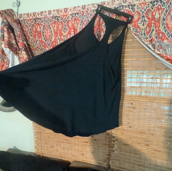 Clearance ⁉️NWOT Wildfox "Where Is Bunny Race back Rounded Hem Flowy Tank Top - Picture 3 of 10